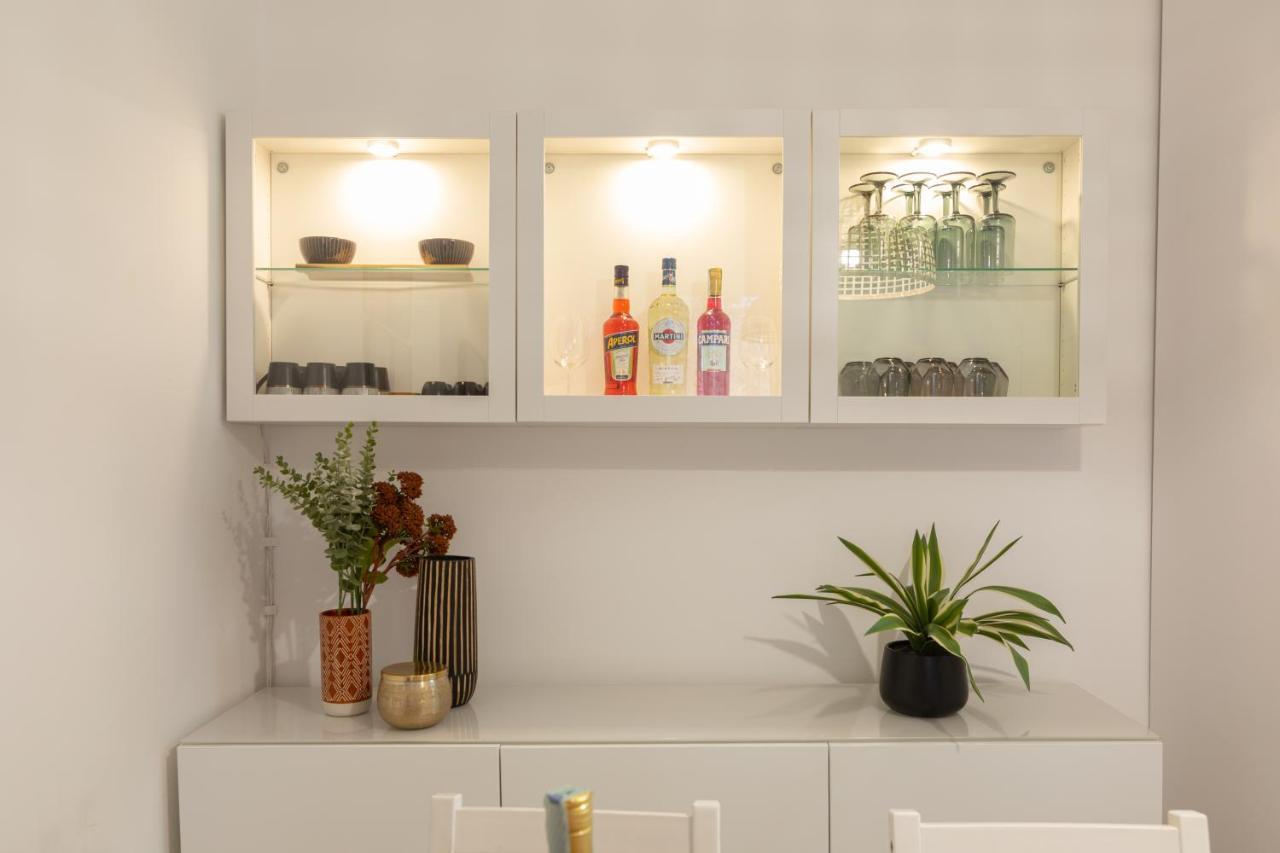 Xenia Apartments - Enjoy Porta Venezia In Modern Apt- 10 Min From Duomo Милан Экстерьер фото